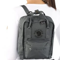 Fjällräven Re-Kånken Mini Sac à dos Enfant, noir 9 Fjällräven Re-Kånken Mini Sac à dos Enfant, noir -Sacs à dos Boutique fjaellraeven re kanken mini backpack slate 4 2