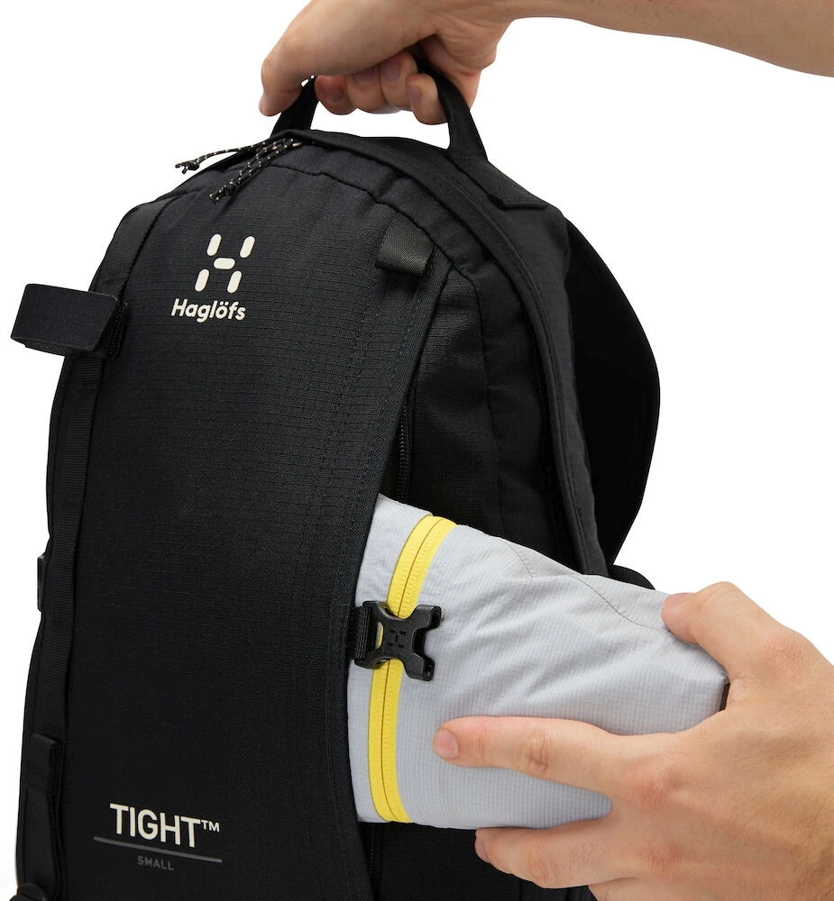 Haglöfs Tight Small Backpack, noir/jaune 5 Haglöfs Tight Small Backpack, noir/jaune – Image 3